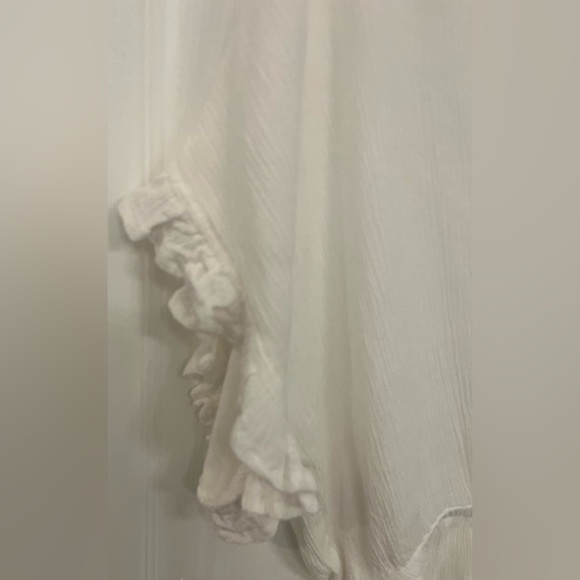 White Blouse Women’s Size Medium - Picture 3 of 5